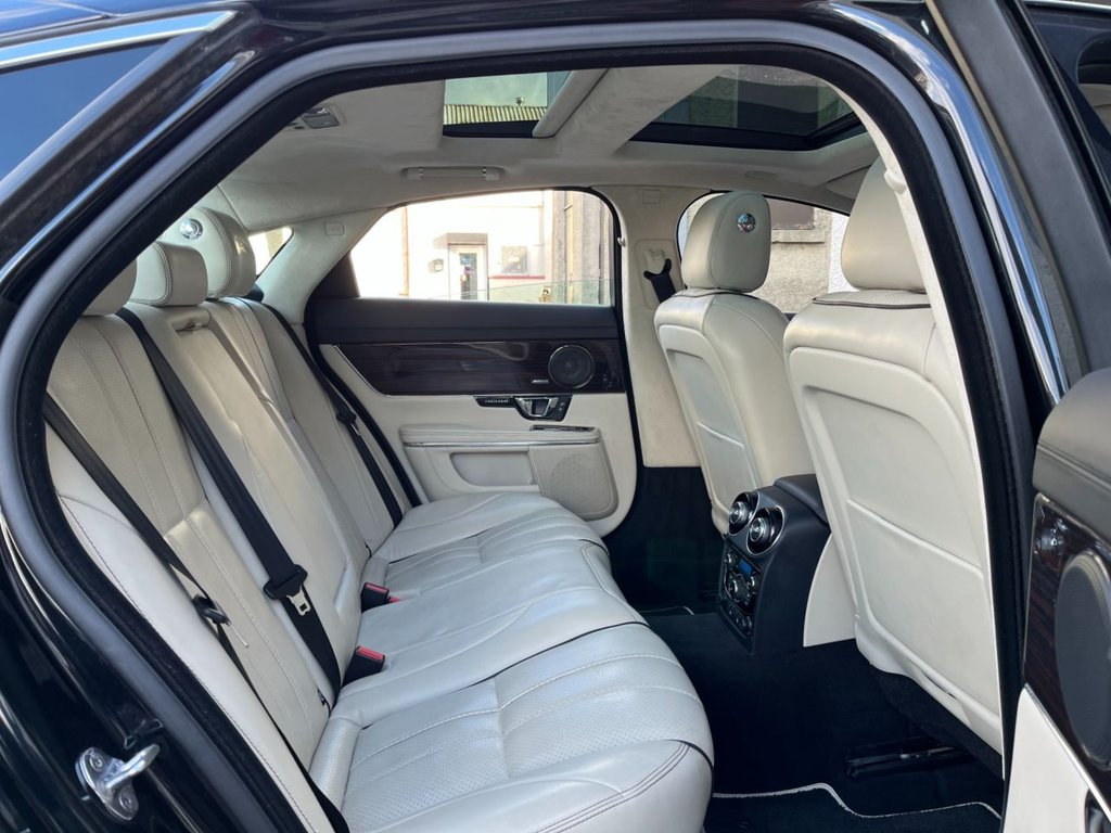 USED 2015 65 JAGUAR XJ 3.0 D V6 PORTFOLIO 4d 275 BHP 