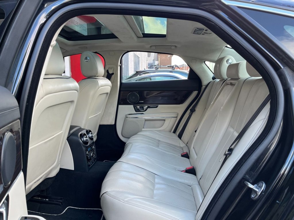 USED 2015 65 JAGUAR XJ 3.0 D V6 PORTFOLIO 4d 275 BHP 