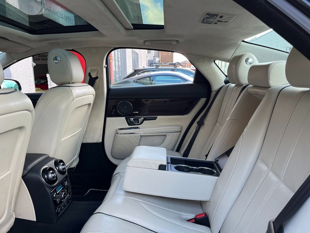 USED 2015 65 JAGUAR XJ 3.0 D V6 PORTFOLIO 4d 275 BHP 