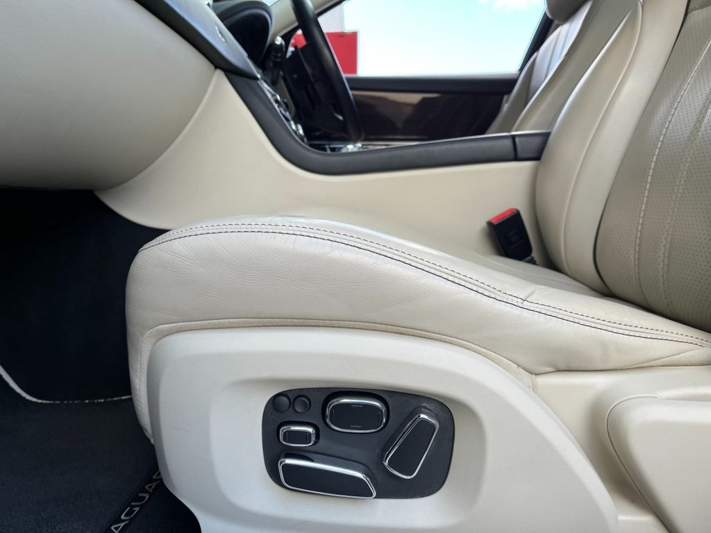 USED 2015 65 JAGUAR XJ 3.0 D V6 PORTFOLIO 4d 275 BHP 
