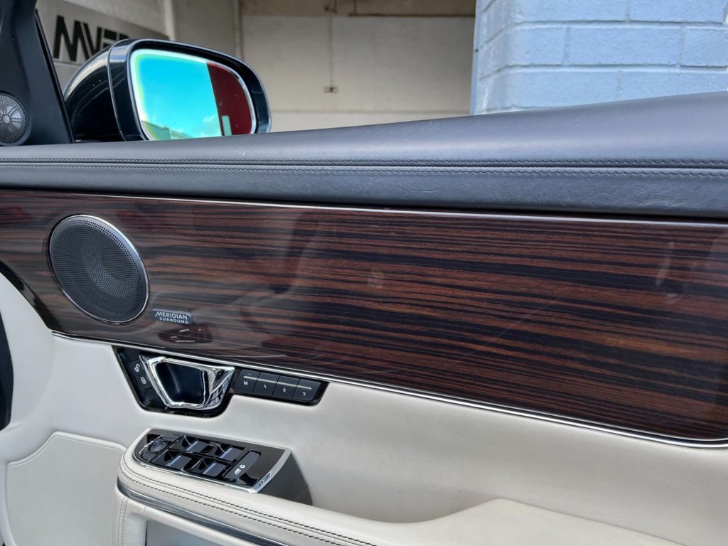 USED 2015 65 JAGUAR XJ 3.0 D V6 PORTFOLIO 4d 275 BHP 