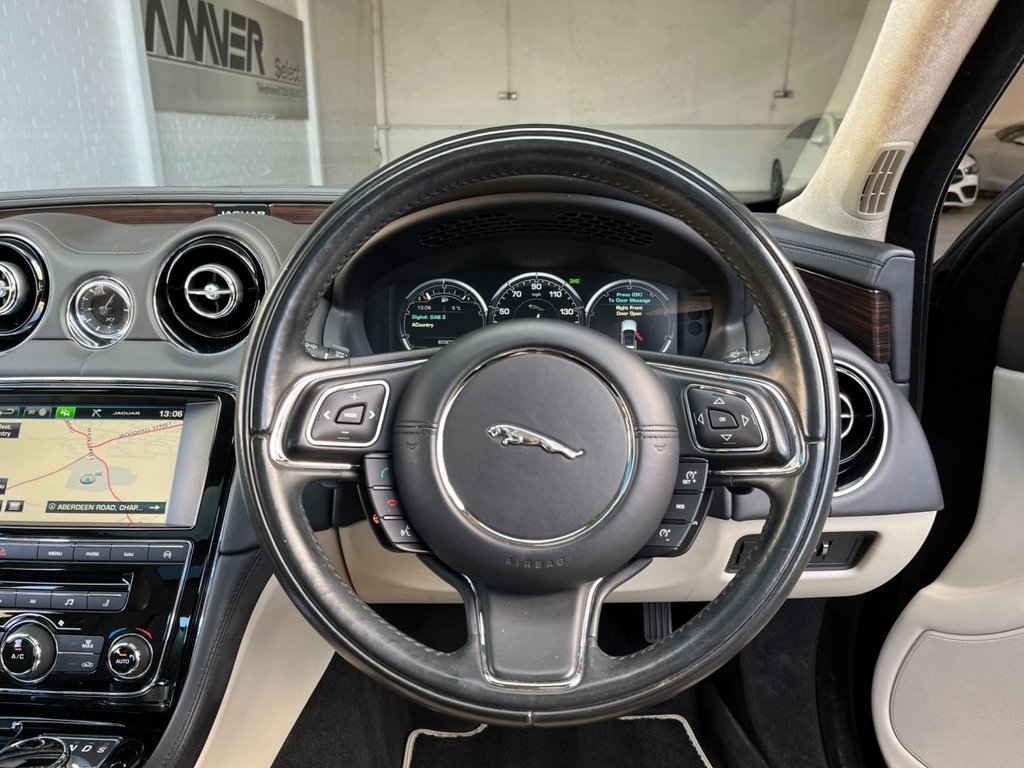 USED 2015 65 JAGUAR XJ 3.0 D V6 PORTFOLIO 4d 275 BHP 