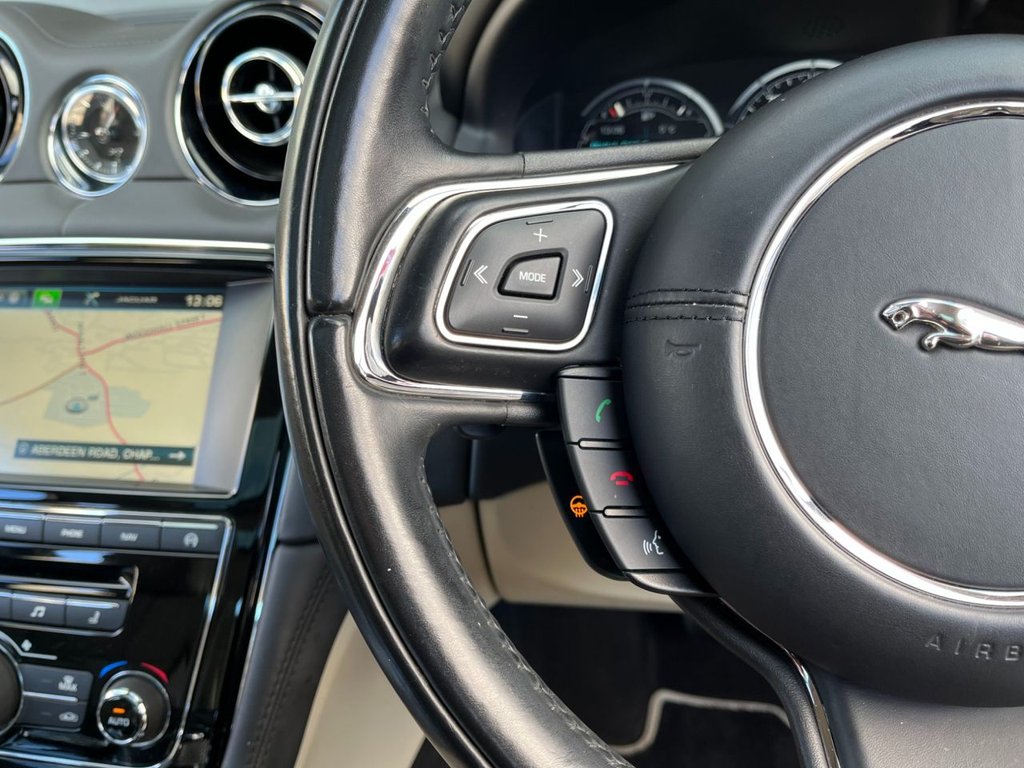 USED 2015 65 JAGUAR XJ 3.0 D V6 PORTFOLIO 4d 275 BHP 
