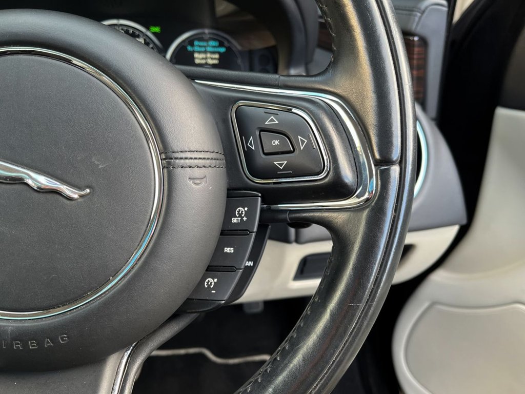 USED 2015 65 JAGUAR XJ 3.0 D V6 PORTFOLIO 4d 275 BHP 