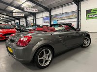 USED 2004 04 TOYOTA MR2 1.8 VVT-i Roadster Red 2dr Lady Owned  Ltd Edition Model
