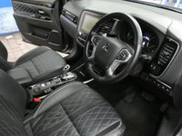 USED 2020 69 MITSUBISHI OUTLANDER 2.4 PHEV EXCEED SAFETY 5d 222 BHP SAT NAV LEATHER HEATED SEATS CAMERA PARKING SENSORS 1 OWNER SERVICE HISTORY MITSUBISHI WARRANTY TILL JAN 2025
