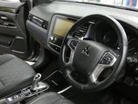 USED 2020 69 MITSUBISHI OUTLANDER 2.4 PHEV EXCEED SAFETY 5d 222 BHP SAT NAV LEATHER HEATED SEATS CAMERA PARKING SENSORS 1 OWNER SERVICE HISTORY MITSUBISHI WARRANTY TILL JAN 2025