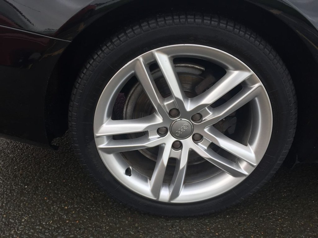 USED 2015 15 AUDI A4 2.0 AVANT TDI S LINE START/STOP 5d 148 BHP S-LINE AUTO