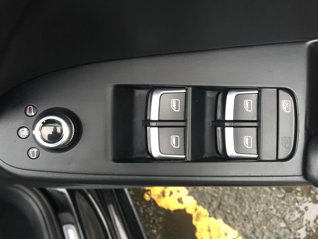 USED 2015 15 AUDI A4 2.0 AVANT TDI S LINE START/STOP 5d 148 BHP S-LINE AUTO