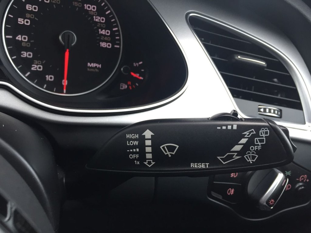 USED 2015 15 AUDI A4 2.0 AVANT TDI S LINE START/STOP 5d 148 BHP S-LINE AUTO