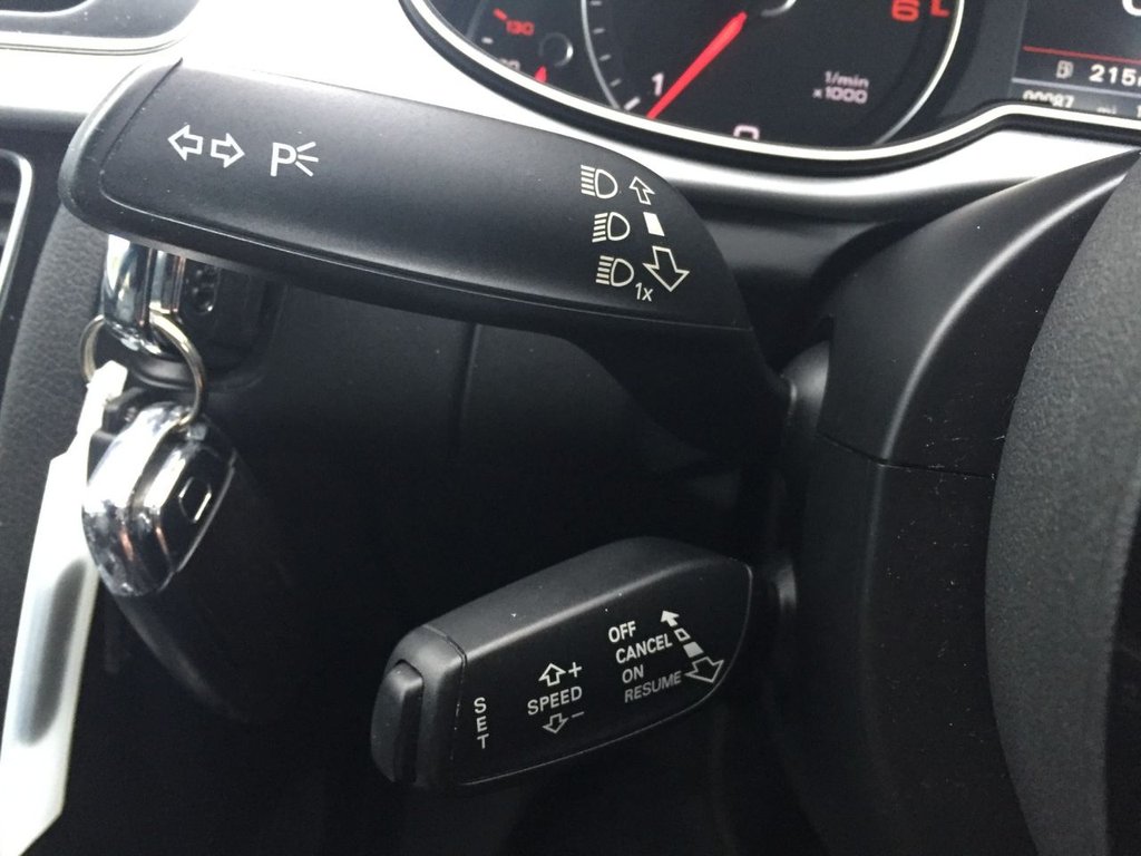 USED 2015 15 AUDI A4 2.0 AVANT TDI S LINE START/STOP 5d 148 BHP S-LINE AUTO