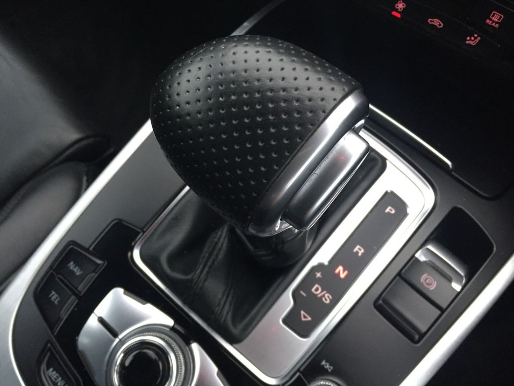 USED 2015 15 AUDI A4 2.0 AVANT TDI S LINE START/STOP 5d 148 BHP S-LINE AUTO