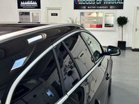 USED 2017 17 VOLVO V60 2.0 D3 R-DESIGN LUX NAV 5d 148 BHP 