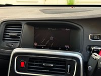 USED 2017 17 VOLVO V60 2.0 D3 R-DESIGN LUX NAV 5d 148 BHP 