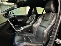 USED 2017 17 VOLVO V60 2.0 D3 R-DESIGN LUX NAV 5d 148 BHP 