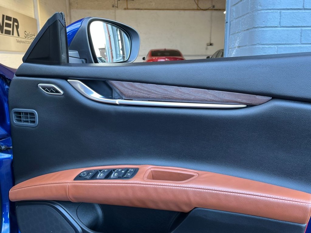 USED 2018 67 MASERATI GHIBLI 3.0 V6 4d AUTO 350 BHP SALOON