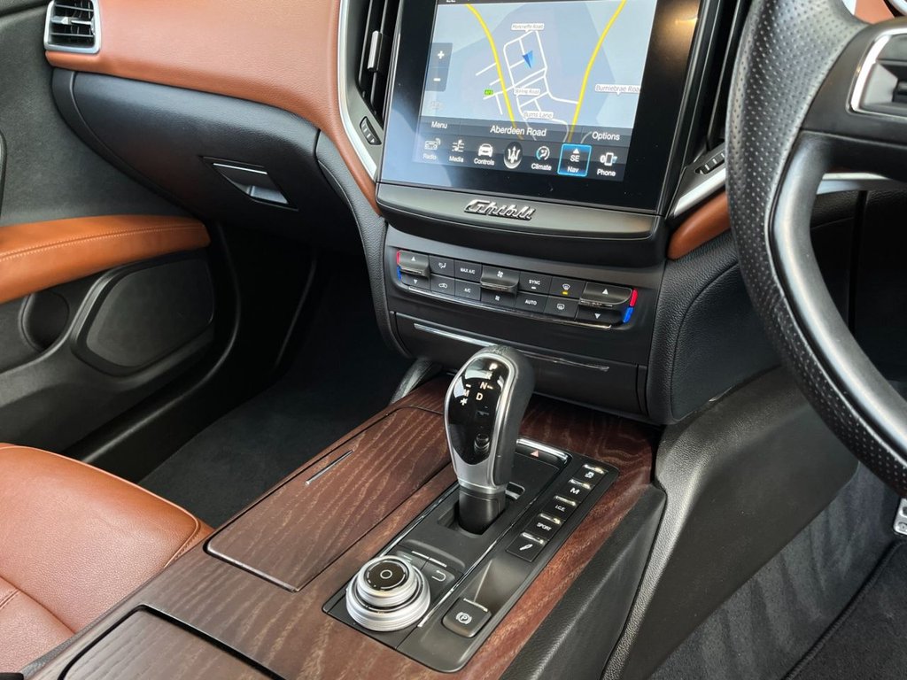 USED 2018 67 MASERATI GHIBLI 3.0 V6 4d AUTO 350 BHP SALOON