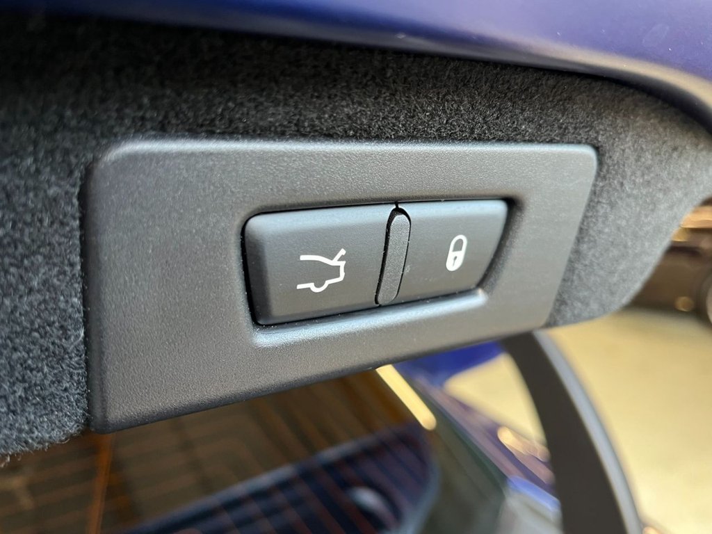 USED 2018 67 MASERATI GHIBLI 3.0 V6 4d AUTO 350 BHP SALOON