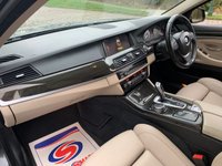 USED 2016 66 BMW 5 SERIES 2.0 520D LUXURY TOURING 5d 188 BHP BIG SPECIFICATION 'LUXURY EDITION' 2016/66reg BMW 520D TOURER - AUTOMATIC - 19 INCH ALLOYS - FULL LEATHER - NAVIGATION - SERVICE HISTORY - 2 FORMER KEEPERS - FREE 12 MONTHS WARRANTY / BREAKDOWN RECOVER INCLUDED