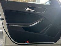 USED 2016 R MERCEDES-BENZ GLA-CLASS 2.1 GLA 200 D AMG LINE 5d 134 BHP GARMIN NAVIGATION SYSTEM - BLUETOOTH HANDSFREE - 8" MEDIA INTERFACE - LUXURY AUTOMATIC CLIMATE CONTROL - POWERED TAILGATE - REVERSING CAMERA