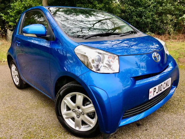 2010 10 Toyota Iq 1.0 VVT-I IQ 3d 68 BHP ONLY 19,843 MILES//ONLY 1 OWNER//X9 AIRBAGS//ALLOYS//AIRCON//LEATHER GEAR KNOB AND STEERING WHEEL//ZERO ROAD TAX//NEW MOT//X13 TOYOTA MAIN DEALER SERVICE STAMPS