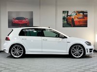 USED 2014 T VOLKSWAGEN GOLF 2.0 R DSG 5d 298 BHP PAN ROOF / LEATHER / PRO NAV