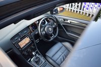 USED 2014 T VOLKSWAGEN GOLF 2.0 R DSG 5d 298 BHP PAN ROOF / LEATHER / PRO NAV
