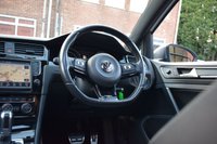 USED 2014 T VOLKSWAGEN GOLF 2.0 R DSG 5d 298 BHP PAN ROOF / LEATHER / PRO NAV
