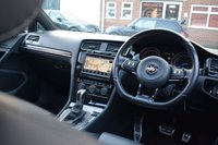 USED 2014 T VOLKSWAGEN GOLF 2.0 R DSG 5d 298 BHP PAN ROOF / LEATHER / PRO NAV