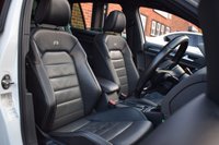 USED 2014 T VOLKSWAGEN GOLF 2.0 R DSG 5d 298 BHP PAN ROOF / LEATHER / PRO NAV