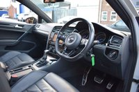USED 2014 T VOLKSWAGEN GOLF 2.0 R DSG 5d 298 BHP PAN ROOF / LEATHER / PRO NAV