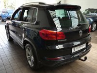 USED 2015 15 VOLKSWAGEN TIGUAN 2.0 R LINE TDI BLUEMOTION TECHNOLOGY 4MOTION 5d 175 BHP 4WD SAT NAV BLUETOOTH CRUISE CONTROL PARKING SENSORS 3 OWNERS 8 SERVICES TO 67K MILES MARCH 2023