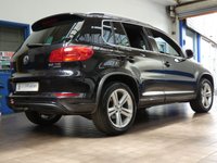 USED 2015 15 VOLKSWAGEN TIGUAN 2.0 R LINE TDI BLUEMOTION TECHNOLOGY 4MOTION 5d 175 BHP 4WD SAT NAV BLUETOOTH CRUISE CONTROL PARKING SENSORS 3 OWNERS 8 SERVICES TO 67K MILES MARCH 2023