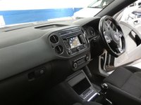 USED 2015 15 VOLKSWAGEN TIGUAN 2.0 R LINE TDI BLUEMOTION TECHNOLOGY 4MOTION 5d 175 BHP 4WD SAT NAV BLUETOOTH CRUISE CONTROL PARKING SENSORS 3 OWNERS 8 SERVICES TO 67K MILES MARCH 2023