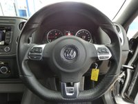 USED 2015 15 VOLKSWAGEN TIGUAN 2.0 R LINE TDI BLUEMOTION TECHNOLOGY 4MOTION 5d 175 BHP 4WD SAT NAV BLUETOOTH CRUISE CONTROL PARKING SENSORS 3 OWNERS 8 SERVICES TO 67K MILES MARCH 2023