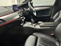 USED 2019 69 BMW 5 SERIES 2.0 520I M SPORT 4d 181 BHP OVER &pound;5,300 FACTORY FIT EXTRAS