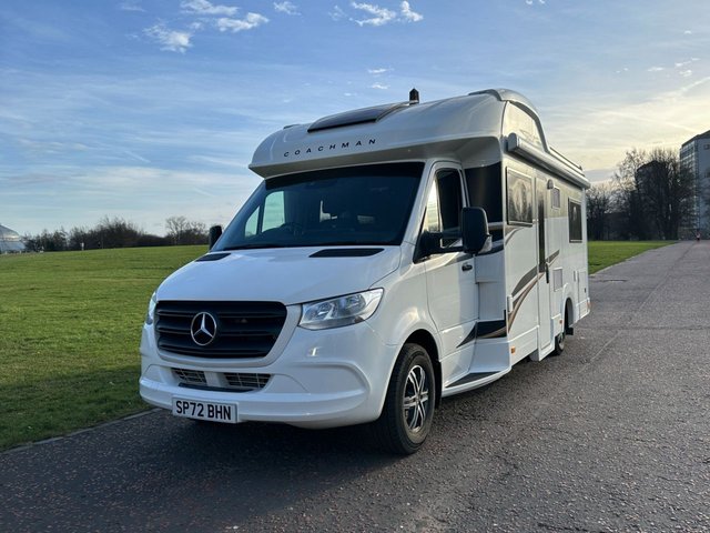 2022 72 Coachman Travel Master 560