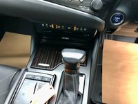 USED 2020 20 LEXUS ES 2.5 300H TAKUMI 4d AUTO 215 BHP 2 OWNER//FULL LEXUS HISTORY//MASSIVE SPEC//360 PARK CAMERAS//HEATED SEATS//POWER BOOT 215 BHP 2 OWNER//FULL LEXUS HISTORY//MASSIVE SPEC//360 PARK CAMERAS//HEATED SEATS//POWER BOOT