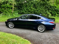 USED 2020 20 LEXUS ES 2.5 300H TAKUMI 4d AUTO 215 BHP 2 OWNER//FULL LEXUS HISTORY//MASSIVE SPEC//360 PARK CAMERAS//HEATED SEATS//POWER BOOT 215 BHP 2 OWNER//FULL LEXUS HISTORY//MASSIVE SPEC//360 PARK CAMERAS//HEATED SEATS//POWER BOOT