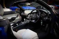 USED 2011 11 AUDI R8 5.2 SPYDER V10 QUATTRO 2d 519 BHP STUNNING MANUAL V10, CARBON INTERIOR, B&O, 12 MONTH WARRANTY