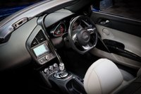 USED 2011 11 AUDI R8 5.2 SPYDER V10 QUATTRO 2d 519 BHP STUNNING MANUAL V10, CARBON INTERIOR, B&O, 12 MONTH WARRANTY