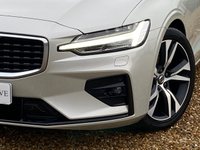 USED 2020 70 VOLVO V60 2.0 D3 R-DESIGN PLUS 5d 148 BHP 