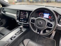 USED 2020 70 VOLVO V60 2.0 D3 R-DESIGN PLUS 5d 148 BHP 