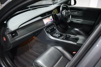 USED 2017 17 JAGUAR XF 3.0 D V6 S 4d 296 BHP PAN ROOF / PRO NAV / MERIDIAN