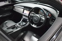 USED 2017 17 JAGUAR XF 3.0 D V6 S 4d 296 BHP PAN ROOF / PRO NAV / MERIDIAN