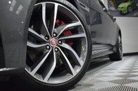 USED 2017 17 JAGUAR XF 3.0 D V6 S 4d 296 BHP PAN ROOF / PRO NAV / MERIDIAN