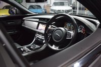 USED 2017 17 JAGUAR XF 3.0 D V6 S 4d 296 BHP PAN ROOF / PRO NAV / MERIDIAN