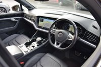 USED 2018 68 VOLKSWAGEN TOUAREG 3.0 V6 R-LINE TECH TDI 5d 282 BHP HUGE SPEC / AIR SUS / TOWBAR