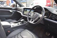 USED 2018 68 VOLKSWAGEN TOUAREG 3.0 V6 R-LINE TECH TDI 5d 282 BHP HUGE SPEC / AIR SUS / TOWBAR