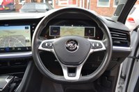 USED 2018 68 VOLKSWAGEN TOUAREG 3.0 V6 R-LINE TECH TDI 5d 282 BHP HUGE SPEC / AIR SUS / TOWBAR